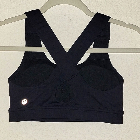 Lululemon All Sport Bra III,with pads, "STRONG" decal, Sz 6, Black, EUC - Picture 8 of 8